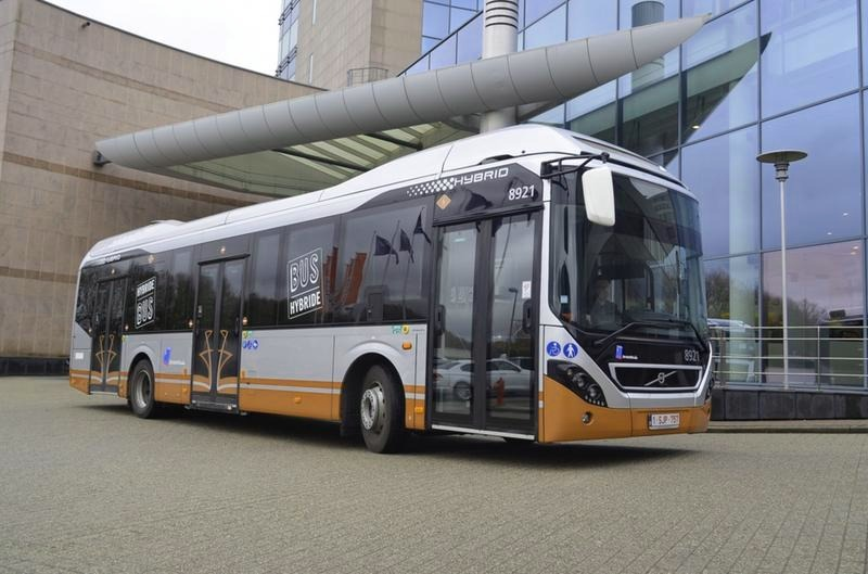 Autobus na lotnisko w Brukseli – przystanki BRU i CRL, ceny