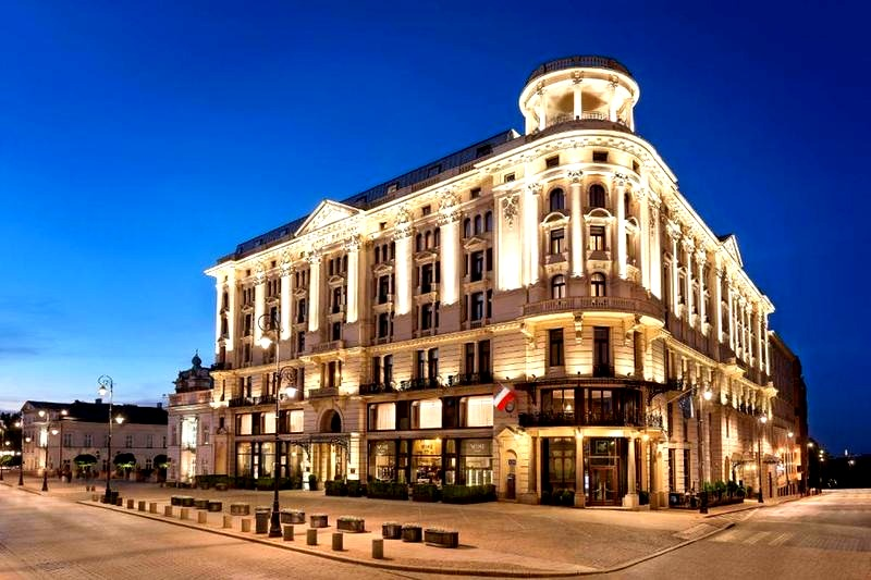 Ile trwa lot Bristol–Warszawa: średni czas i godziny połączeń