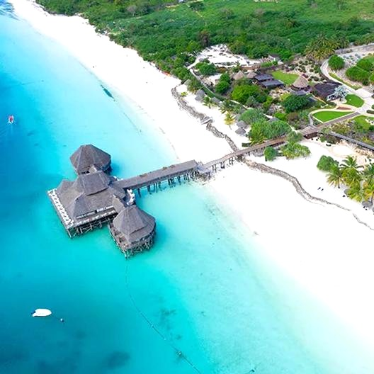 Ile trwa podróż na Zanzibar? Czarter czy lot z przesiadką