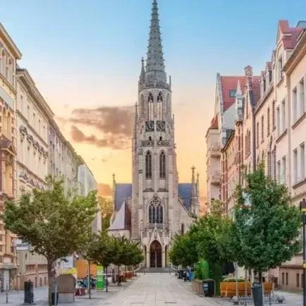 Katowice – Faro: ile trwa lot i co warto wiedzieć przed podróżą?