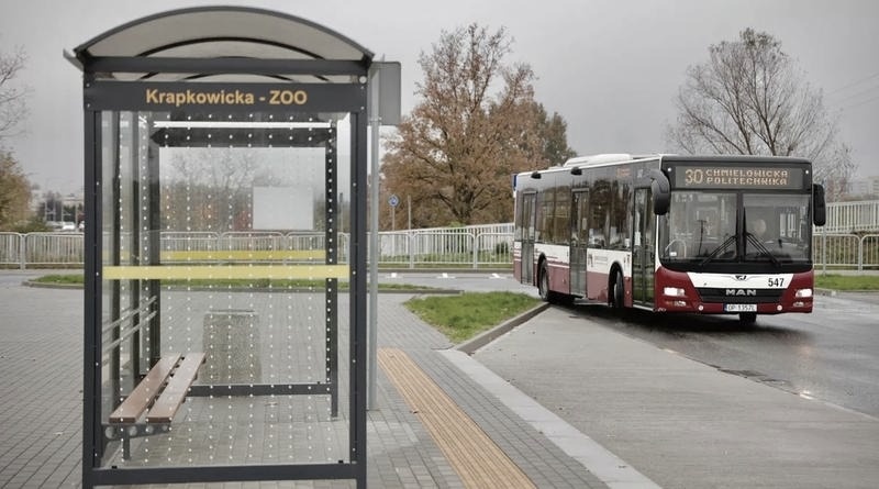 Linia 30 Puławy–Dęblin: przystanki, rozkład i wygodny przejazd