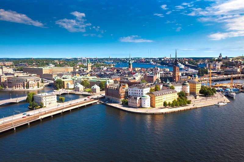 Lotnisko w Sztokholmie: które wybrać i jak najłatwiej dotrzeć do centrum?