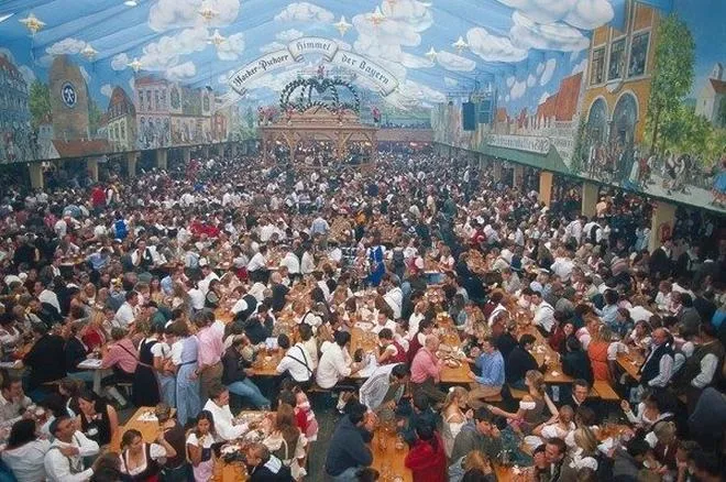 Oktoberfest w Monachium: plan wyjazdu bez chaosu i przepłacania